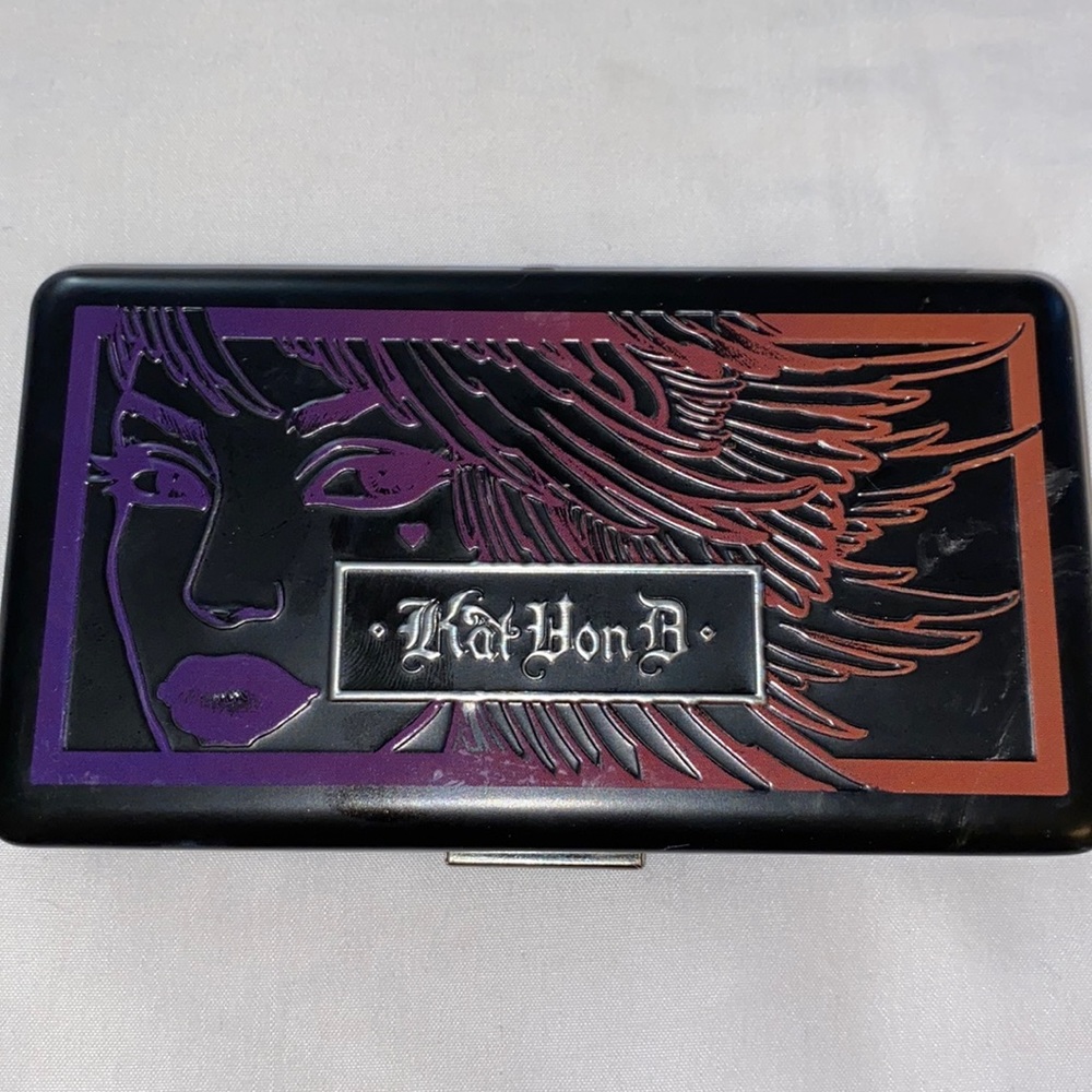 Kat VonD True Romance eyeshadow palette
